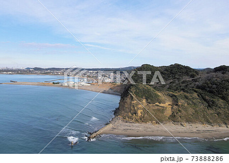 千葉県富津 磯根崎 断層崖 断崖絶壁 ドローン空撮 千葉県富津 磯根崎 断層崖 断崖絶壁 ドローン空撮 73888286