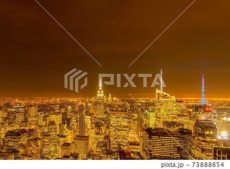 New York - DECEMBER 20, 2013: View of Lower Manhattan on Decembe 73888654