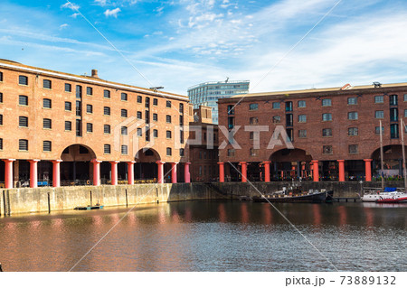 Albert Dock in Liverpool 73889132