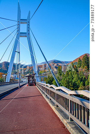 諏訪峡大橋　諏訪峡　秋の景色　みなかみ町　　　 73889177