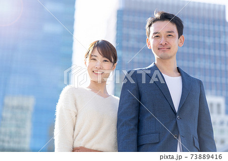 オフィス街　ポートレート 73889416