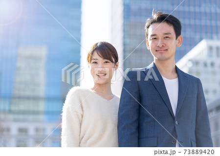 オフィス街　ポートレート 73889420