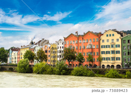 Building facade in Innsbruck 73889423