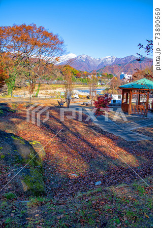 与謝野晶子歌碑公園　谷川岳　秋の景色　みなかみ町　　　 73890669