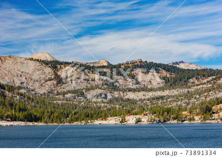 Sunny view of the beautiful landscape around Echo Lake 73891334