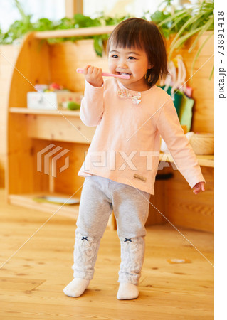 ちゃんの歯磨き 仕上げ磨き 仕上げ歯磨き 練習 撮影協力・RYOZAN PARK大塚 ちゃんの歯磨き 仕上げ磨き 仕上げ歯磨き 練習 撮影協力・RYOZAN PARK大塚 73891418