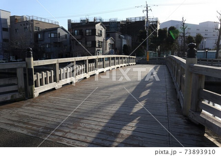 新川の江戸情緒漂う櫓橋 新川の江戸情緒漂う櫓橋 73893910