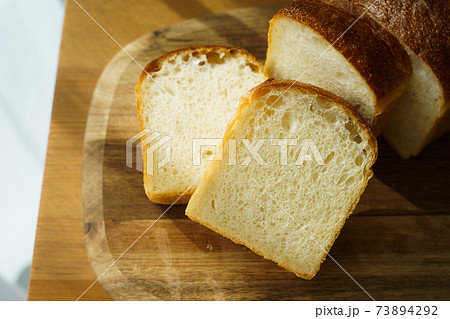 食パン　スライス　朝食イメージ 73894292