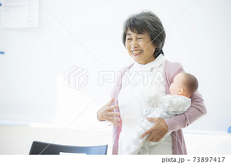 産婦人科 学校 母親教室 産婦人科 学校 母親教室 73897417