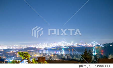 バンクーバーAmbleside Parkからの夜景 バンクーバーAmbleside Parkからの夜景 73906343