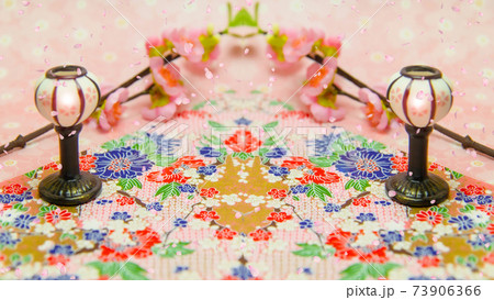 ひな祭り 背景素材 ぼんぼりと和紙花イメージ ひな祭り 背景素材 ぼんぼりと和紙花イメージ 73906366