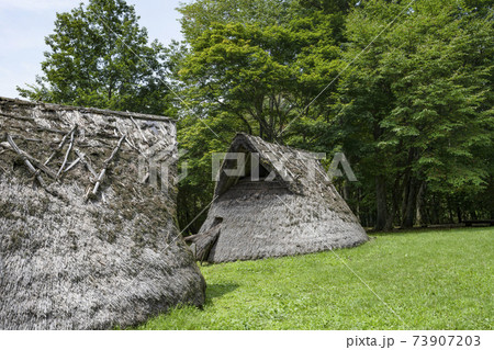 茅野市尖石縄文考古館、与助尾根遺跡の復元住居 茅野市尖石縄文考古館、与助尾根遺跡の復元住居 73907203