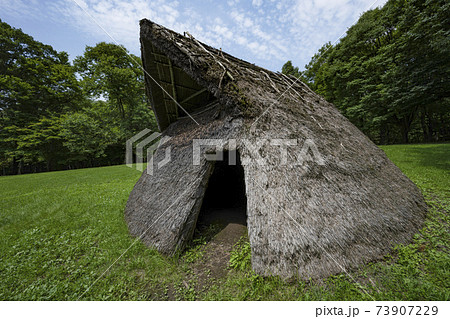 茅野市尖石縄文考古館、与助尾根遺跡の復元住居 茅野市尖石縄文考古館、与助尾根遺跡の復元住居 73907229