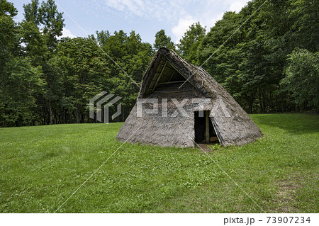 茅野市尖石縄文考古館、与助尾根遺跡の復元住居 茅野市尖石縄文考古館、与助尾根遺跡の復元住居 73907234