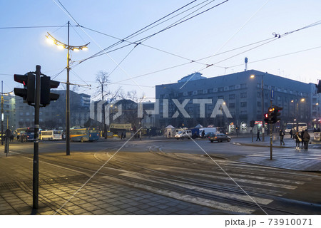 セルビア共和国 ベオグラード ベオグラード鉄道駅前の様子 / Belgrade, Serbia セルビア共和国 ベオグラード ベオグラード鉄道駅前の様子 / Belgrade, Serbia 73910071