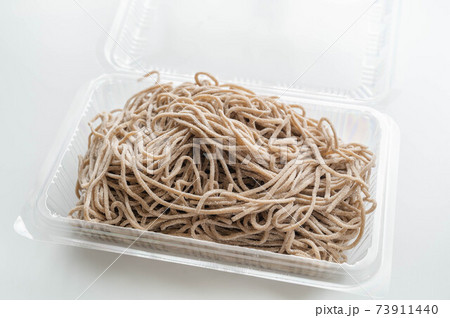 生の蕎麦の麺 生の蕎麦の麺 73911440