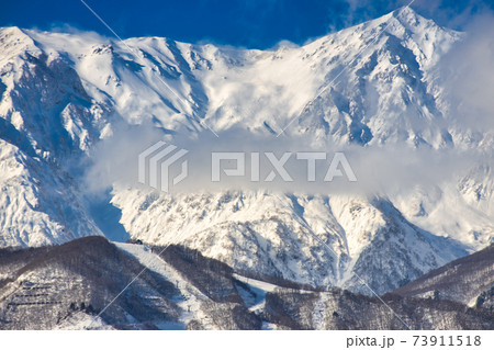 白馬の冬景色 73911518