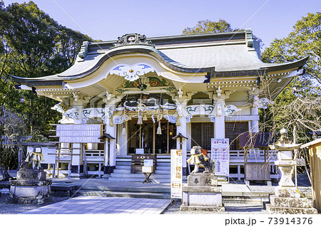 佐賀県のパワースポット　縁結びで有名な武雄神社 73914376