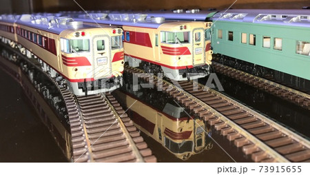 鏡面反射の鉄道模型 73915655