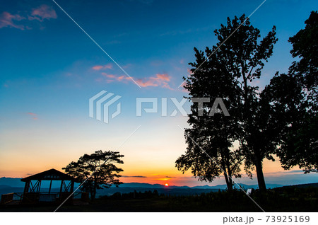 北海道富良野 麓郷展望台の夕景 北海道富良野 麓郷展望台の夕景 73925169