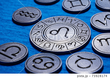 12星座　占い　しし座 73928174