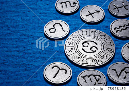 12星座　占い　かに座 73928186