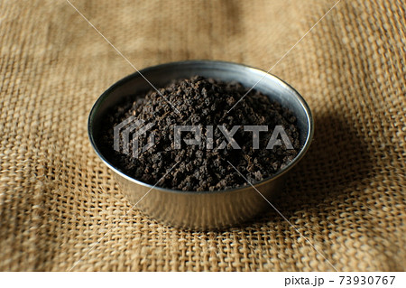 紅茶の茶葉。アッサムCTC。 紅茶の茶葉。アッサムCTC。 73930767