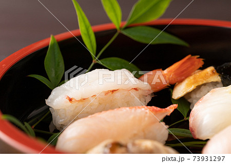 宅配のにぎり寿司 73931297