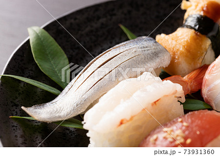 いろいろな寿司 73931360