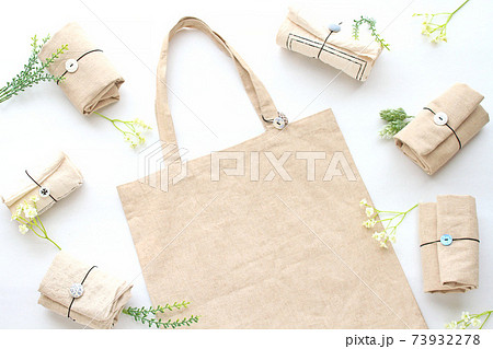 エコバッグは小さく丸めて携帯 73932278