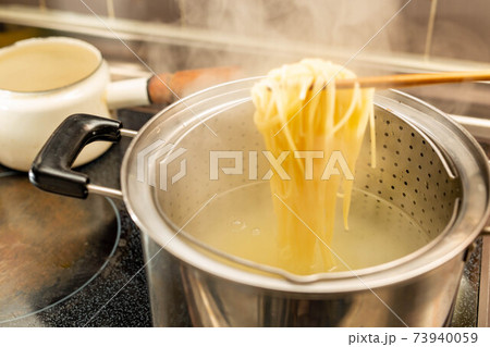 パスタの調理 73940059