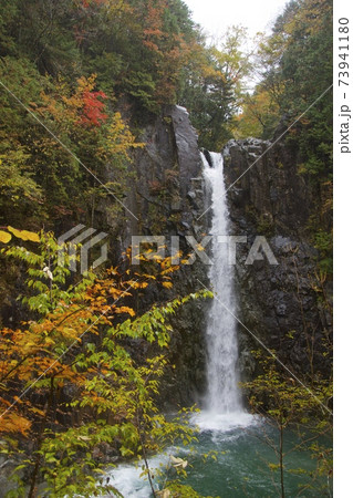 渡合温泉(中津川)の高樽の滝 渡合温泉(中津川)の高樽の滝 73941180