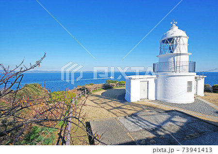 国指定重要文化財福岡県北九州市の白い部埼灯台と青い海の写真素材 国指定重要文化財福岡県北九州市の白い部埼灯台と青い海の写真素材