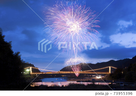 岐阜県 美濃市中日花火大会の写真素材