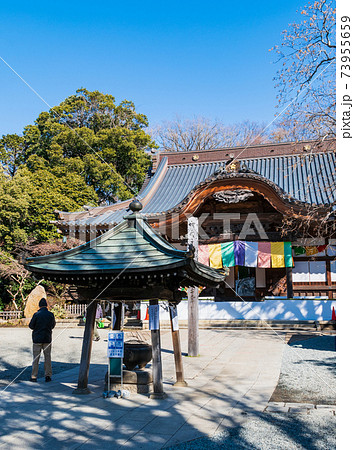 東京　深大寺　本堂と常香炉 73955659