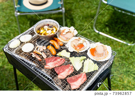 夏の風物詩バーベキュー 夏の風物詩バーベキュー 73962857