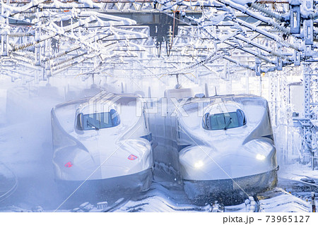 東海道新幹線　冬の米原駅　走行イメージ 73965127