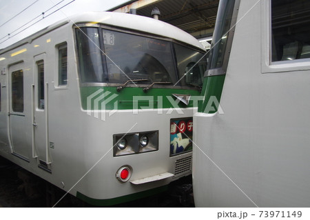 東海道本線 185系特急踊り子号 熱海駅切り離し2 東海道本線 185系特急踊り子号 熱海駅切り離し2 73971149