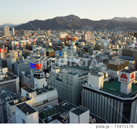 さっぽろテレビ塔から見た札幌市街地風景 73971176
