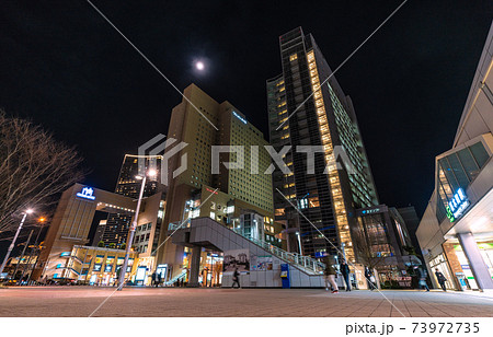 日本の横浜都市景観 緊急事態宣言下の横浜・桜木町駅前などを望む=2021年1月25日 日本の横浜都市景観 緊急事態宣言下の横浜・桜木町駅前などを望む=2021年1月25日 73972735