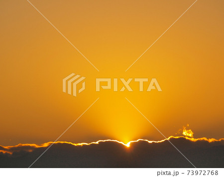 日の出 朝焼け 朝日 73972768