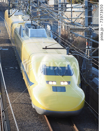 ドクターイエロー 大津市石山付近にて ドクターイエロー 大津市石山付近にて 73973650