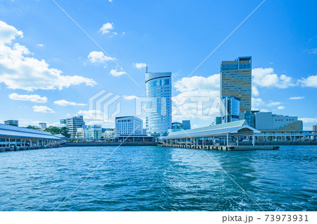 香川県、高松港、フェリー、海、快晴 73973931