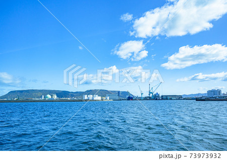 香川県、高松港、海、快晴 73973932