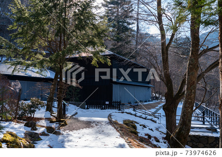 英国大使館別荘記念公園　男体山　中禅寺湖　山　奥日光　栃木県　日光市　山林　自然　山岳　冬山　針葉樹 73974626
