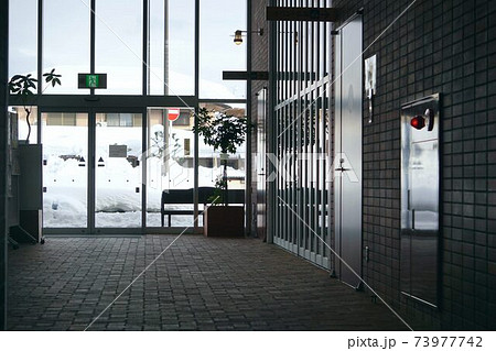 休日閉館 休日閉館 73977742