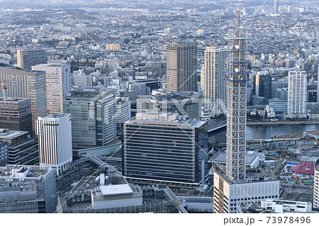 日本の横浜都市景観 新高島駅前のオフィスビル群などを望む 日本の横浜都市景観 新高島駅前のオフィスビル群などを望む 73978496