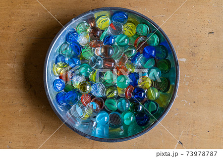 おはじきとビー玉 73978787