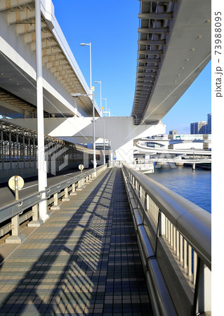 東京 お台場 レインボーブリッジからの眺め サウスルート 東京 お台場 レインボーブリッジからの眺め サウスルート 73988095