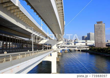 東京　お台場　レインボーブリッジからの眺め　サウスルート 73988097